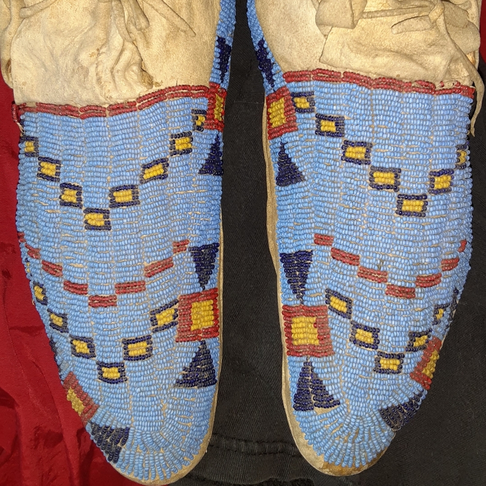 1800s moccossins